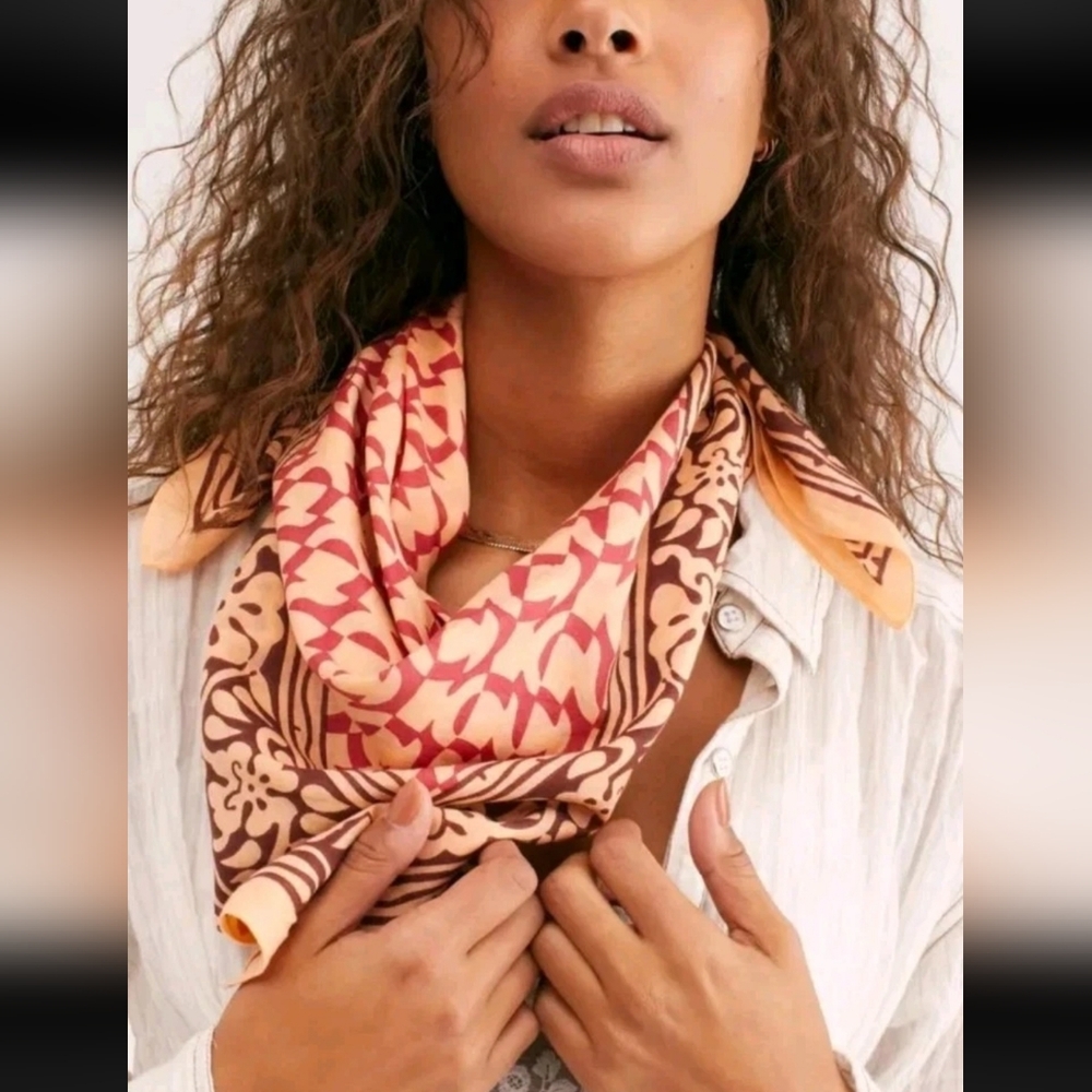 FREE PEOPLE Voyager Printed XX-Large Bandana In Melon NIP$80 29"LX29"W *lastone*
